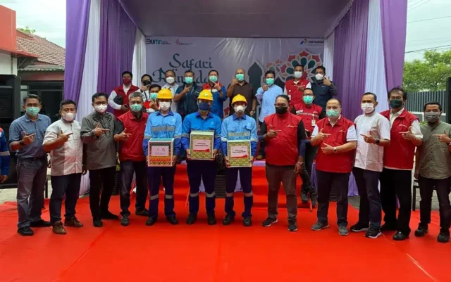 Berbagi Kebersamaan Jelang Hari Raya Idul Fitri, Elnusa Petrofin Salurkan Ribuan Paket Sembako di Seluruh Indonesia